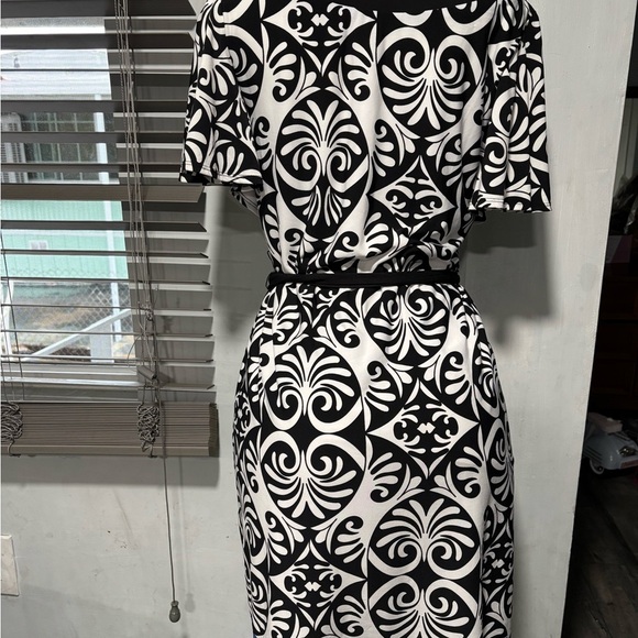 Nicole Black and White Dress - Picture 2 of 7